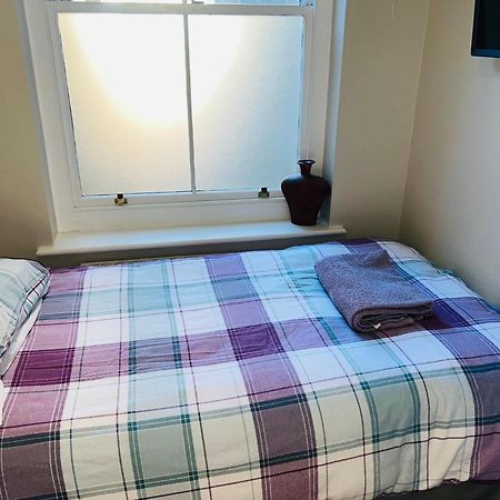 Bed For The Night, Close To Beach, Shops , Train St Leonards-on-Sea Buitenkant foto